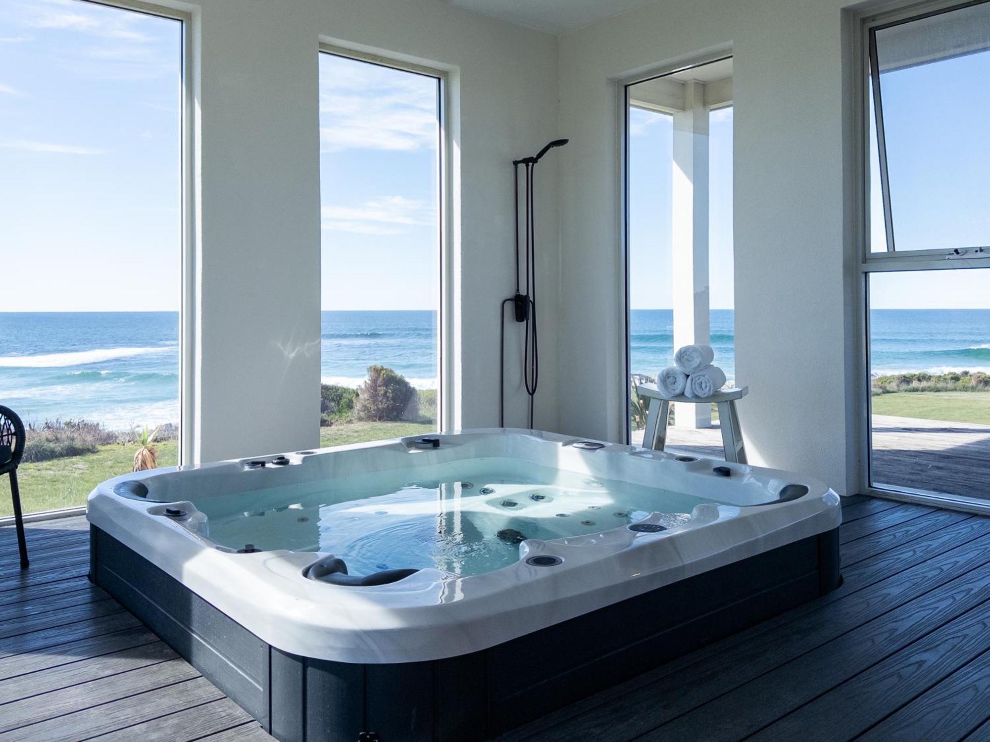 Saltwater - Absolute Oceanfront, Fire Pits, Some Villas With Hot Tubs And Sauna Falmouth ภายนอก รูปภาพ