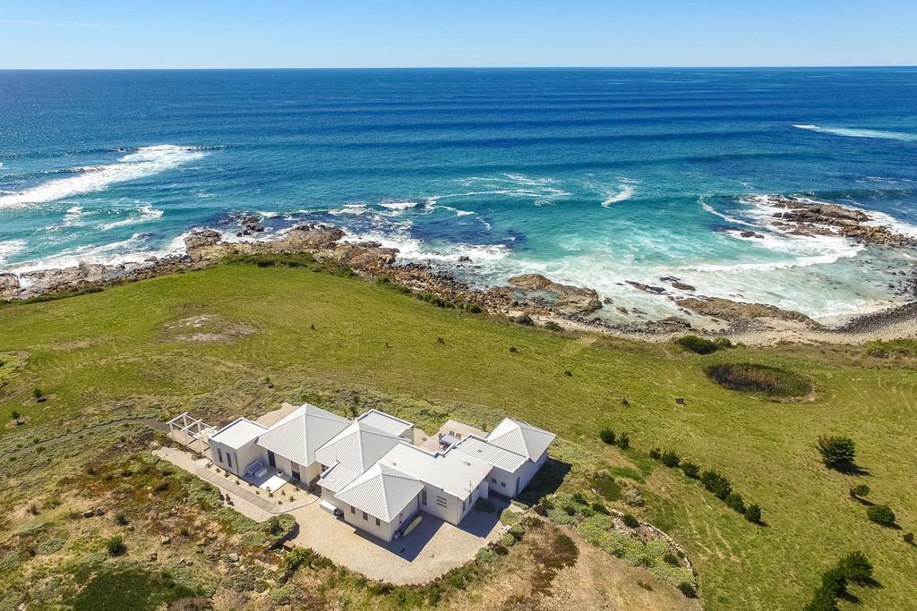 Saltwater - Absolute Oceanfront, Fire Pits, Some Villas With Hot Tubs And Sauna Falmouth ห้อง รูปภาพ