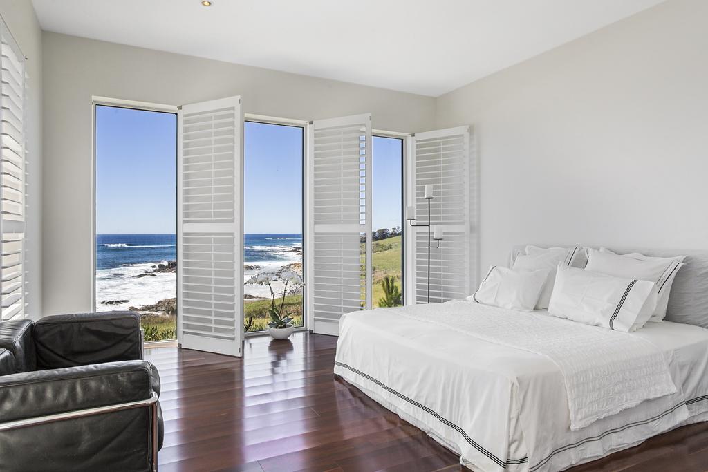 Saltwater - Absolute Oceanfront, Fire Pits, Some Villas With Hot Tubs And Sauna Falmouth ห้อง รูปภาพ