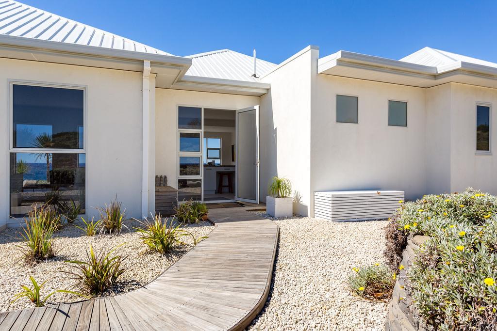 Saltwater - Absolute Oceanfront, Fire Pits, Some Villas With Hot Tubs And Sauna Falmouth ภายนอก รูปภาพ