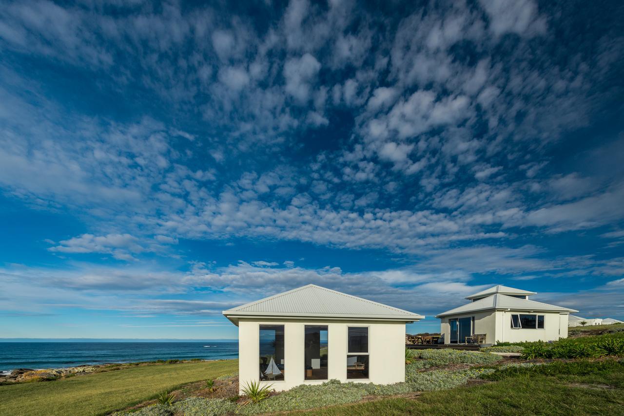 Saltwater - Absolute Oceanfront, Fire Pits, Some Villas With Hot Tubs And Sauna Falmouth ภายนอก รูปภาพ